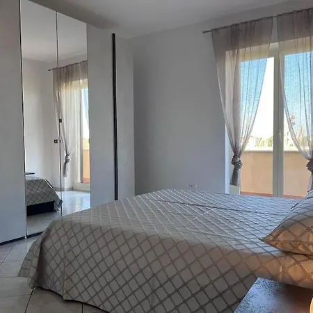 Fco Airport Titina's House * فيوميتشينو
