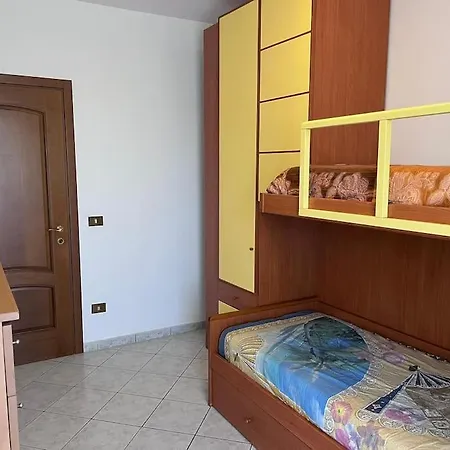 Fco Airport Titina's House شقة