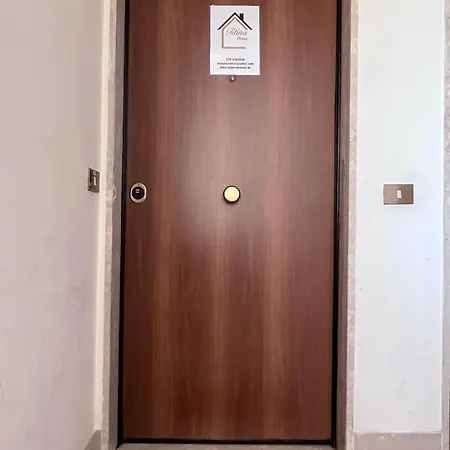 Fco Airport Titina's House شقة *