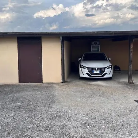 Fco Airport Titina's House شقة فيوميتشينو